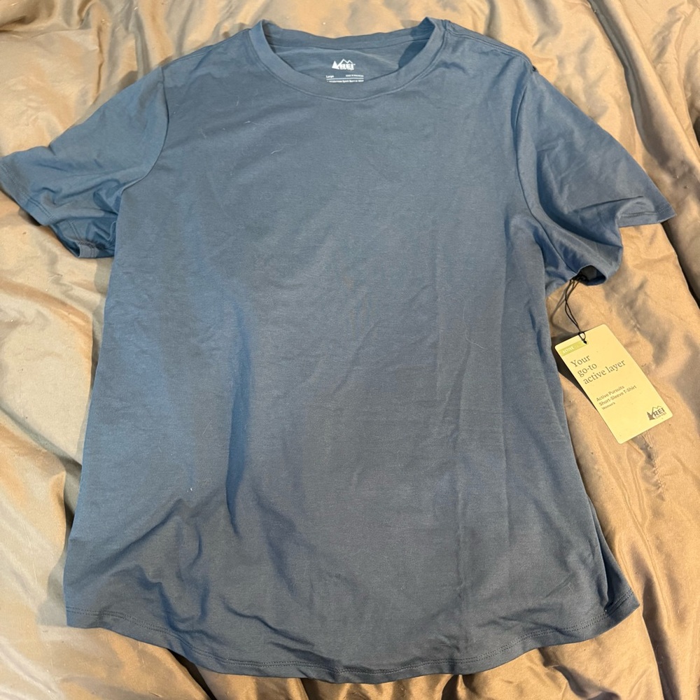 NWT REI Active Pursuits T-shirt